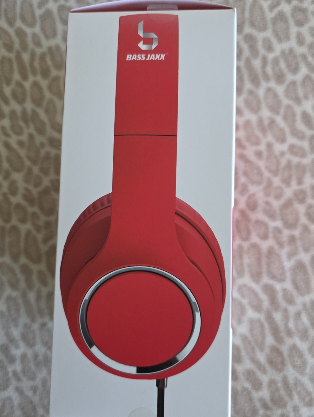 Red Superior Stereo Headphones - Picture 3 of 6